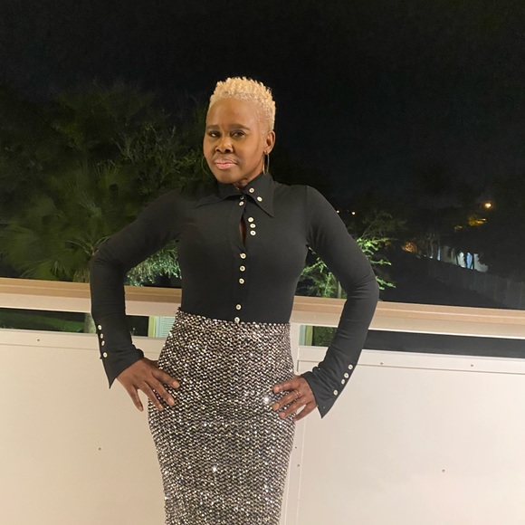 MEET POSHER Carla Davis, fashion brings out the butterflies in me!!!! - Picture 2 of 3